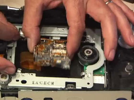 Démontage lecteur de DVD-RW