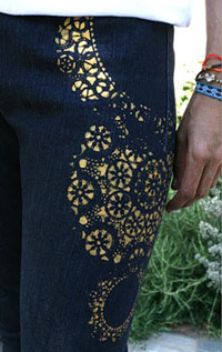 Décoration de jeans avec ses mains