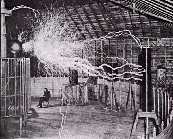 5 les inventions les plus folles de Nikola Tesla 5 самых безумных изобретений Николы Тесла