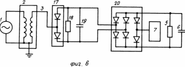 un dispositif de circuit électrique avec une ligne de fil de connexion par le consommateur au circuit doubleur de tension, deux sorties sont connectées à deux entrées d'un redresseur en pont triphasé, et une troisième entrée reliée à la capacité naturelle d'un corps conducteur isolé
