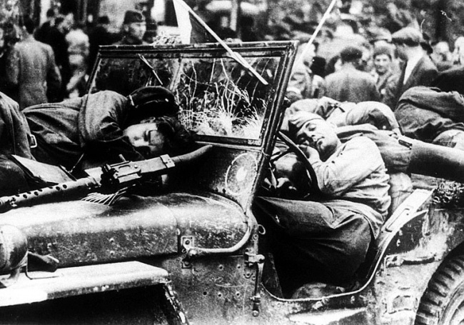 30 photos de la Grande Guerre patriotique 30 снимков Великой Отечественной войны