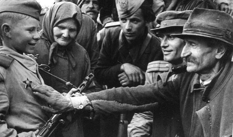 30 photos de la Grande Guerre patriotique 30 снимков Великой Отечественной войны